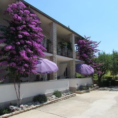 Apartments Pipi Pakoštane Екстериор снимка