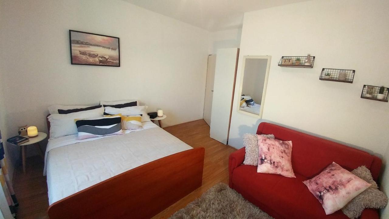 Apartments Pipi Pakoštane Екстериор снимка