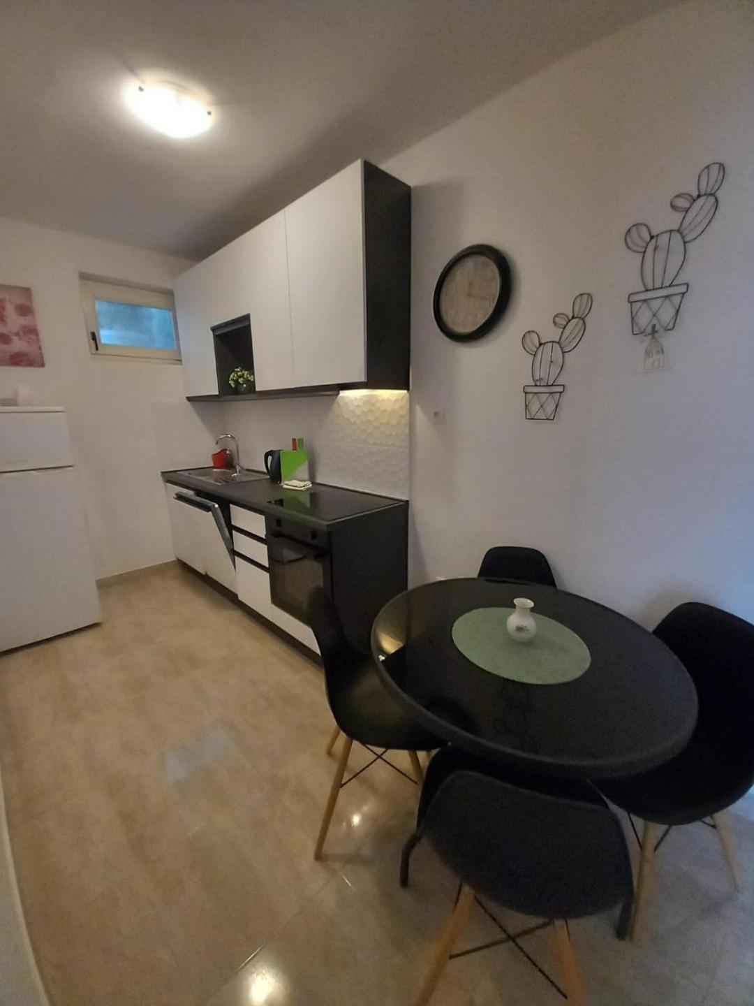 Apartments Pipi Pakoštane Екстериор снимка