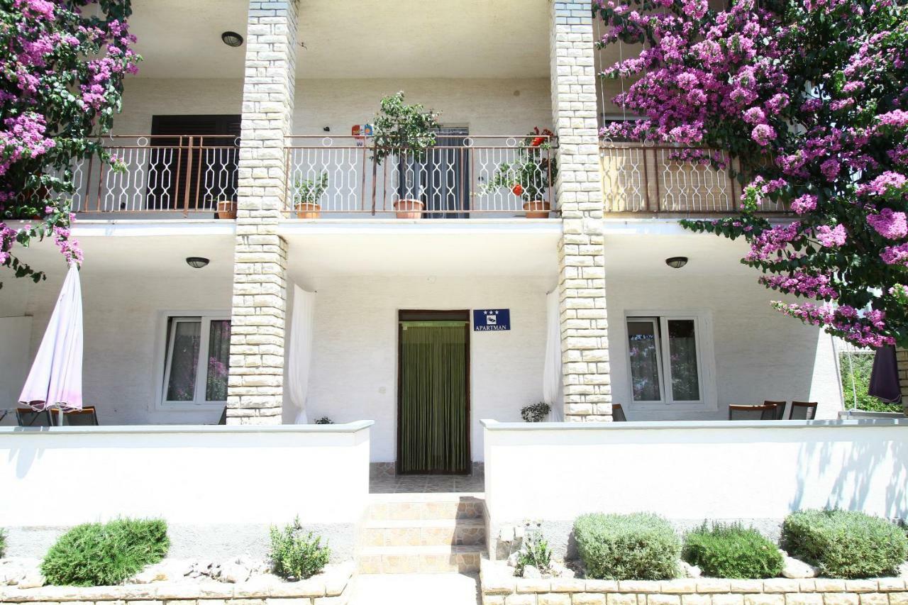 Apartments Pipi Pakoštane Екстериор снимка