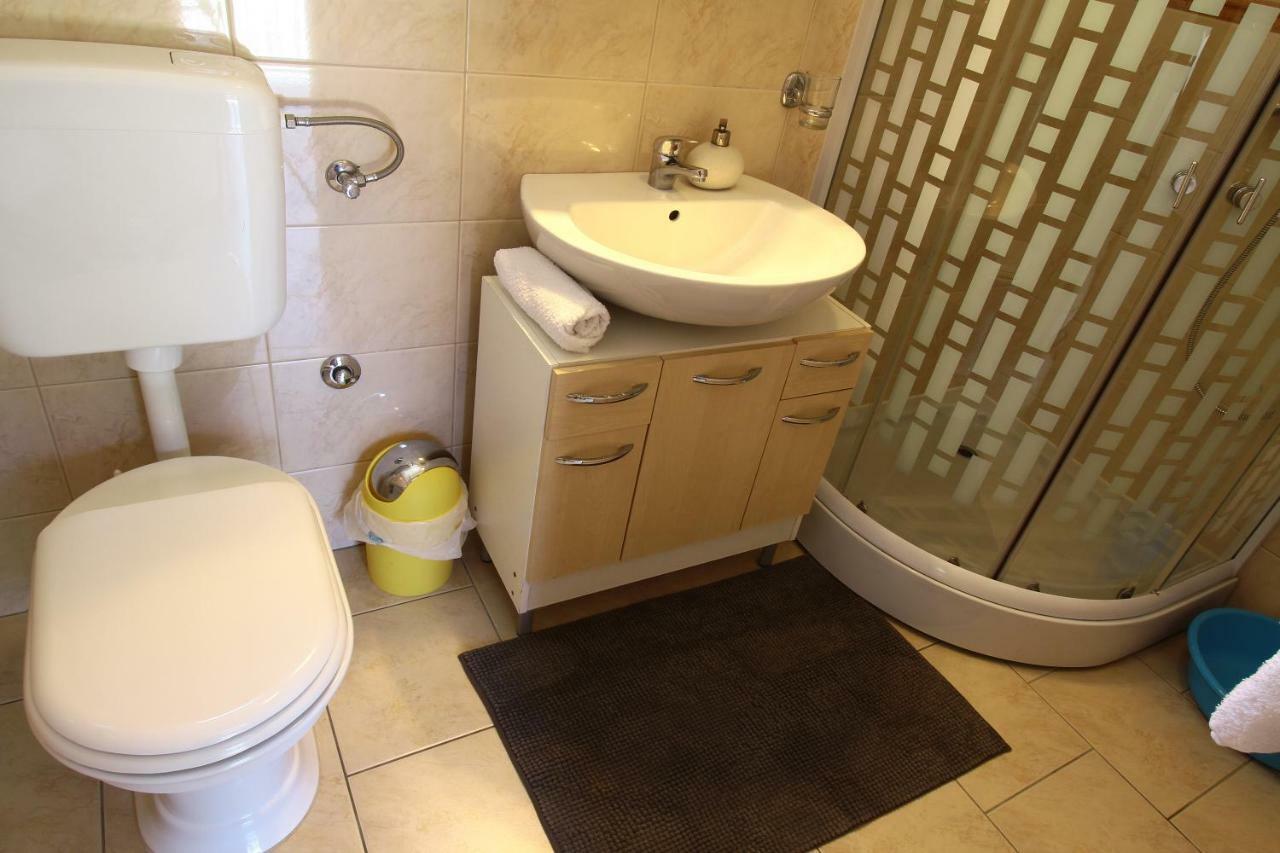 Apartments Pipi Pakoštane Екстериор снимка