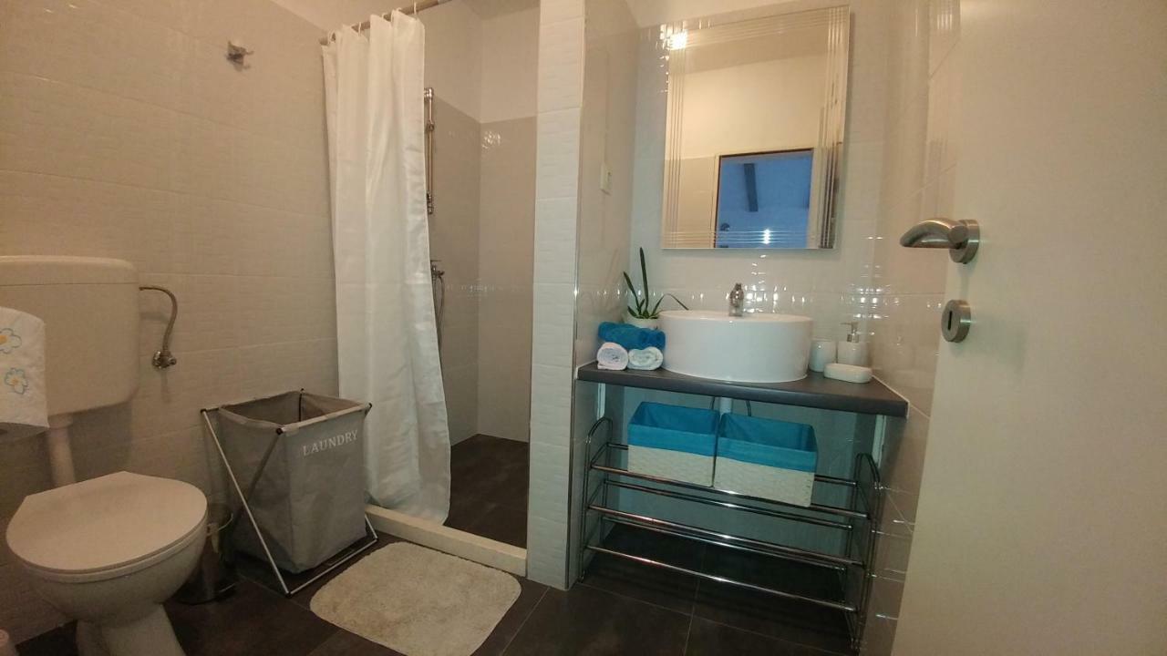 Apartments Pipi Pakoštane Екстериор снимка