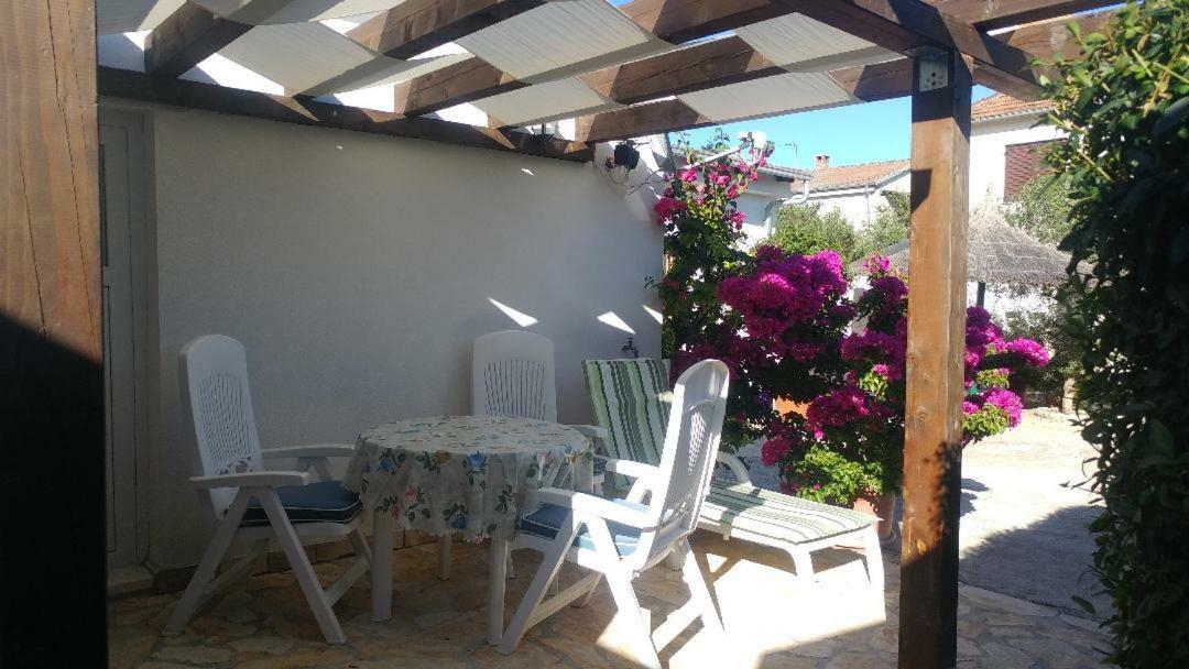 Apartments Pipi Pakoštane Екстериор снимка